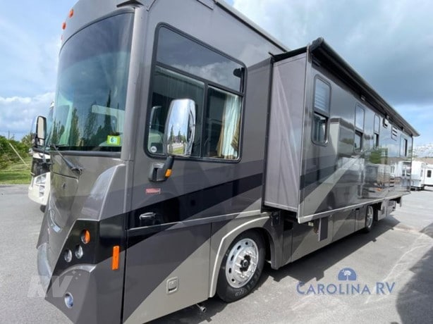 2009 Winnebago Journey 34Y Class A - Diesel Motorhome for sale — view 4
