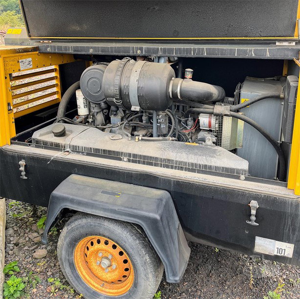 2005 Atlas Copco XAS136DD Compressor - Mobile for sale — view 3