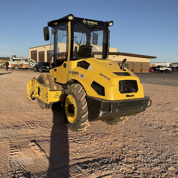 2022 Bomag Road - Compactor Padfoot for sale — view 5