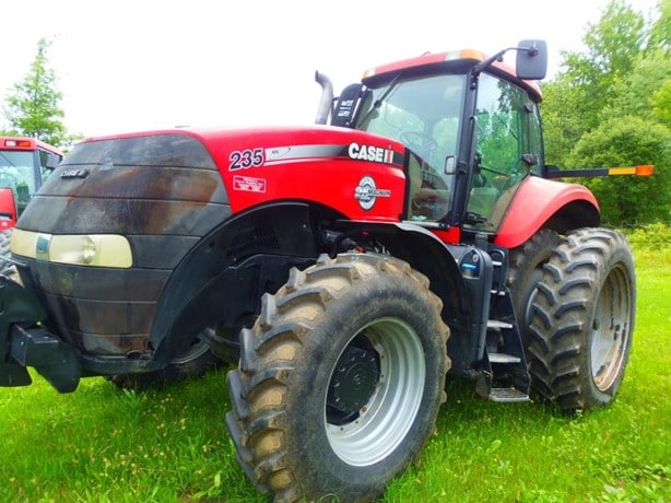 Case IH Magnum 235 Tractor - Wheel for sale — view 2
