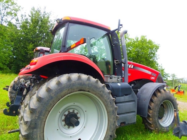 Case IH Magnum 235 Tractor - Wheel for sale — view 3