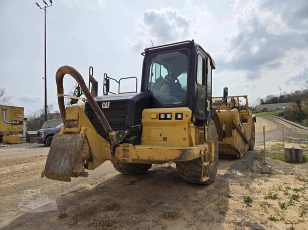2013 Caterpillar 627K Road - Scraper - Motor for sale