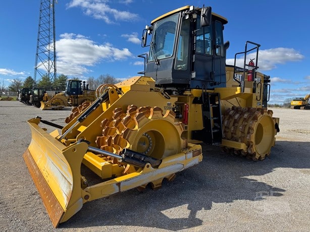 2024 Caterpillar Road - Compactor Padfoot for sale
