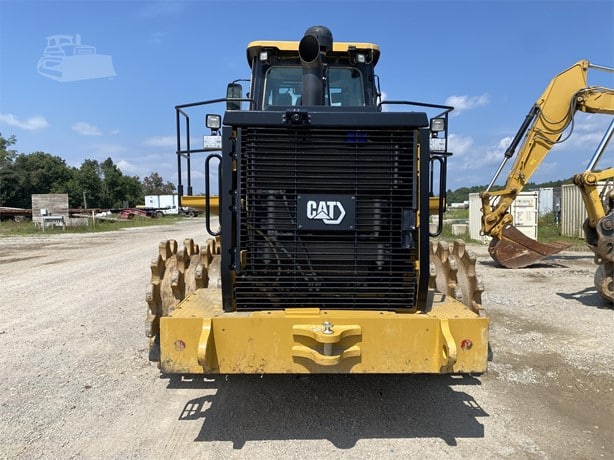 2021 Caterpillar Road - Compactor Padfoot for sale — view 2
