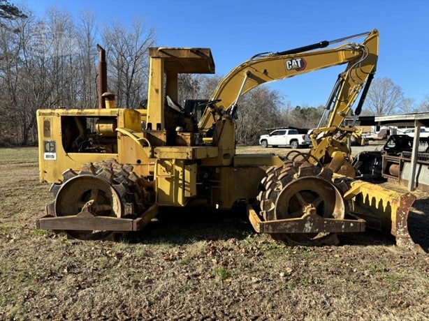 1973 Caterpillar Road - Compactor Padfoot for sale — view 2