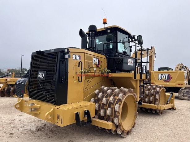 2023 Caterpillar Road - Compactor Padfoot for sale — view 3