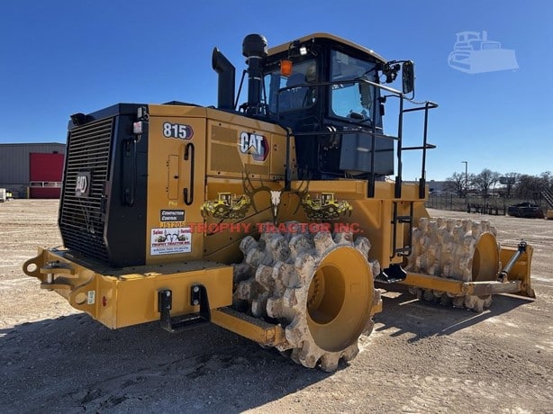 2023 Caterpillar Road - Compactor Padfoot for sale — view 3