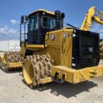 2021 Caterpillar Road - Compactor Padfoot for sale — view 3