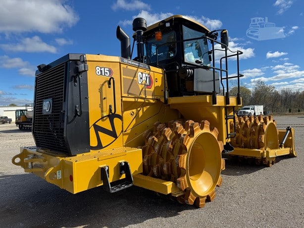 2024 Caterpillar Road - Compactor Padfoot for sale — view 3