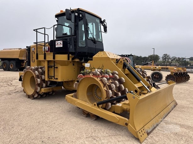 2023 Caterpillar Road - Compactor Padfoot for sale — view 4