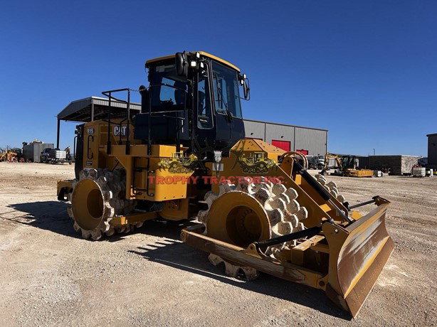 2023 Caterpillar Road - Compactor Padfoot for sale — view 4
