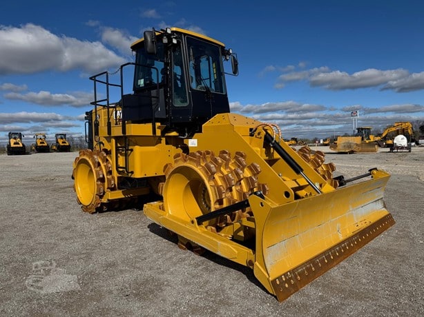 2024 Caterpillar Road - Compactor Padfoot for sale — view 4