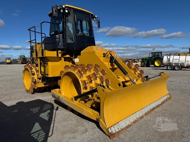 2024 Caterpillar Road - Compactor Padfoot for sale — view 4