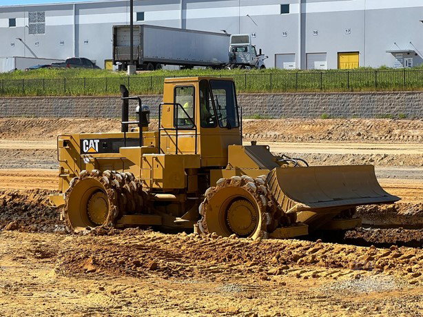 1988 Caterpillar 825G Road - Compactor Padfoot for sale