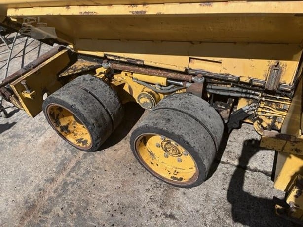 2001 Caterpillar AP-1000D Road - Asphalt Paver for sale — view 2