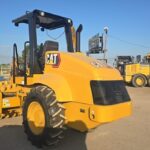 2009 Caterpillar Road - Compactor Padfoot for sale — view 2