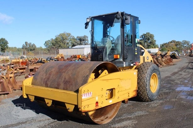 2010 Caterpillar Road - Compactor - Drum for sale