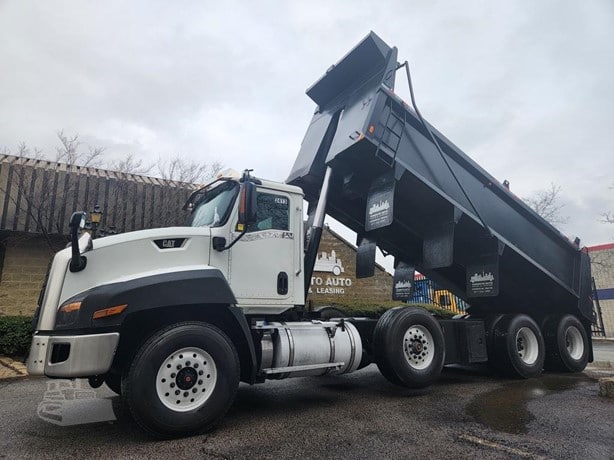 2016 Caterpillar Dump Truck for sale