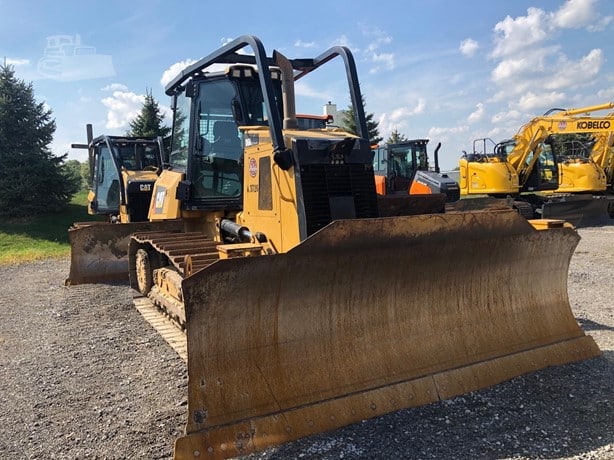 2015 Caterpillar Loader - Bulldozer for sale — view 2
