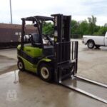 2016 Clark Gas Forklift for sale — view 3