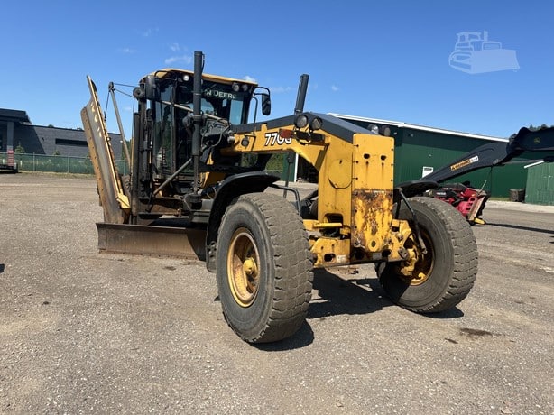 2010 Deere 770GP Road - Motor Grader for sale — view 4