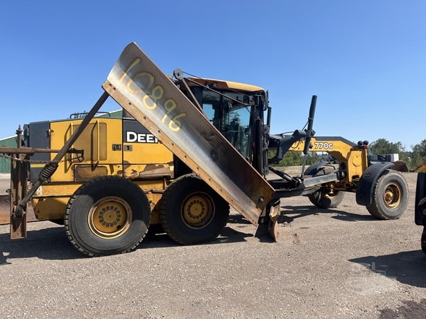 2010 Deere 770GP Road - Motor Grader for sale — view 5