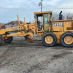2000 Deere 772D Road - Motor Grader for sale