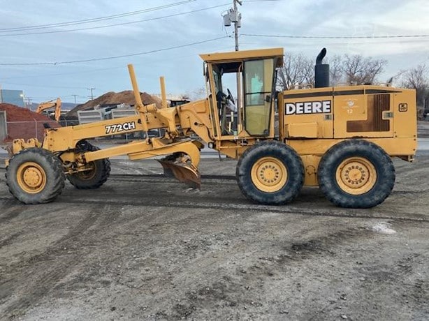 2000 Deere 772D Road - Motor Grader for sale