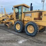 2000 Deere 772D Road - Motor Grader for sale — view 3