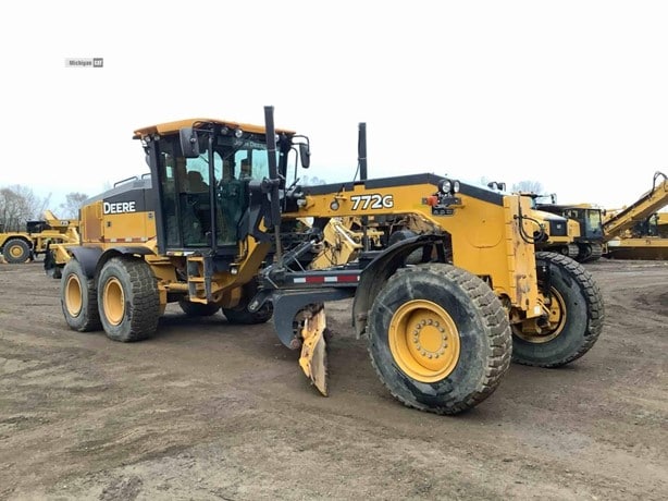 2018 Deere 772GP Road - Motor Grader for sale — view 2