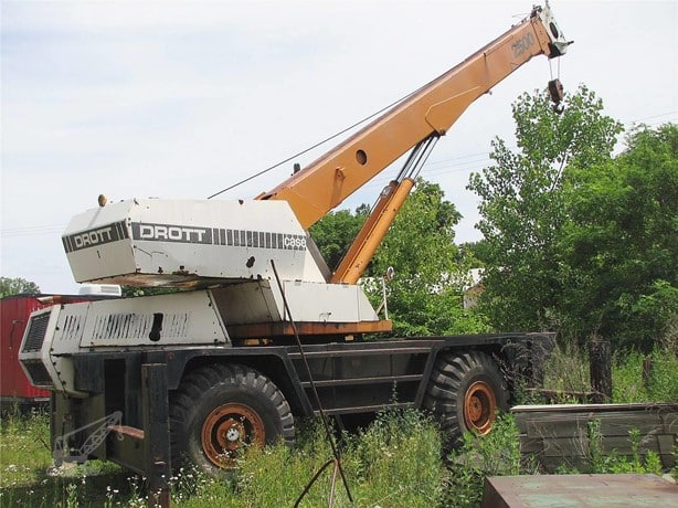 1972 Drott Rough Terrain Crane for sale — view 2