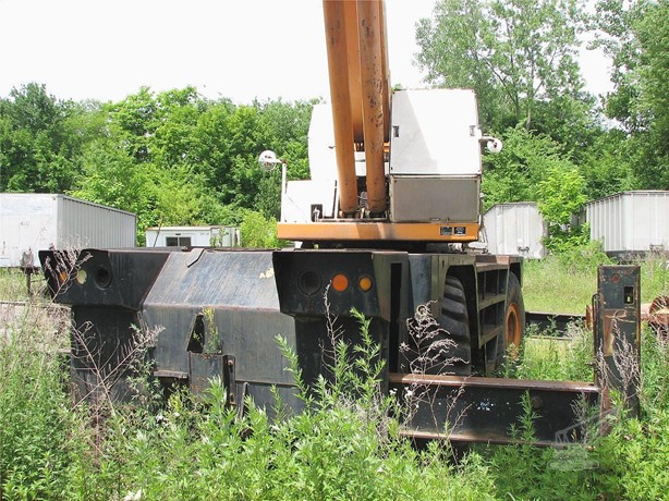 1972 Drott Rough Terrain Crane for sale — view 3