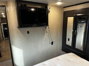 2016 Dutchmen Voltage 4105 Toy Hauler - Fifth Wheel for sale