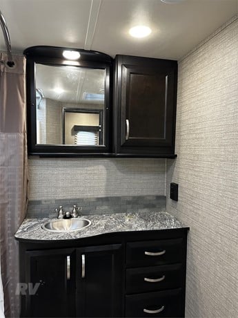 2016 Dutchmen Voltage 4105 Toy Hauler - Fifth Wheel for sale — view 4