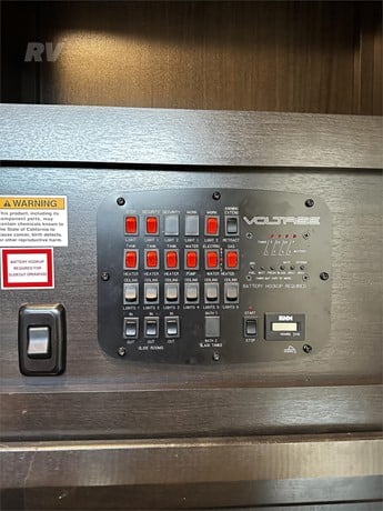 2016 Dutchmen Voltage 4105 Toy Hauler - Fifth Wheel for sale — view 5