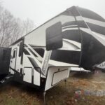 2022 Dutchmen Voltage 4225 Toy Hauler - Fifth Wheel for sale