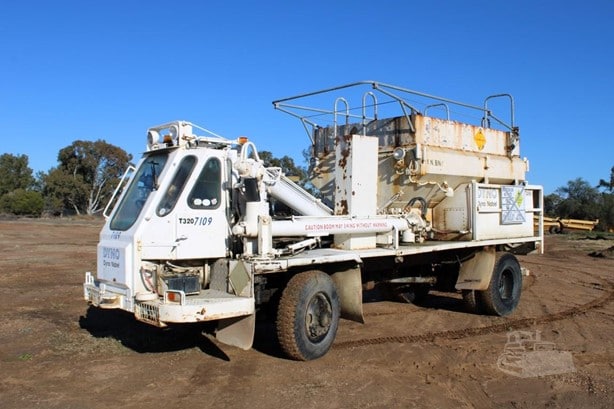Dyno Nobel T320 Vertical Drill for sale