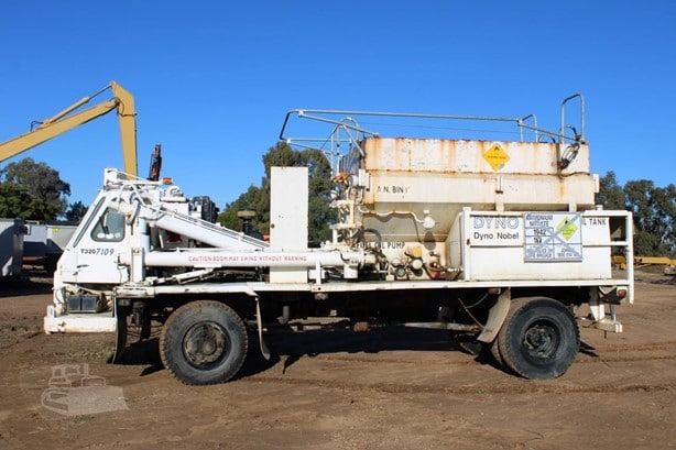 Dyno Nobel T320 Vertical Drill for sale — view 2