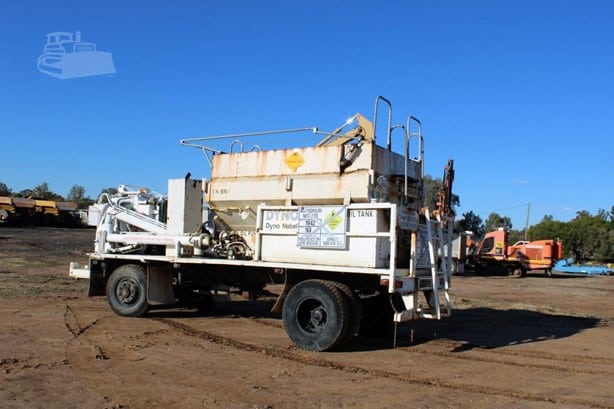 Dyno Nobel T320 Vertical Drill for sale — view 3