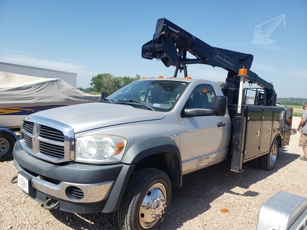 2010 Elliot A440T Aerial Platform Lift Truck for sale