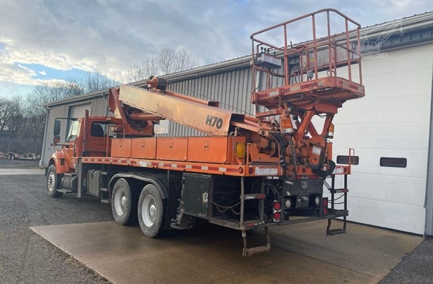 2005 Elliot H70FD Aerial Platform Lift Truck for sale — view 3