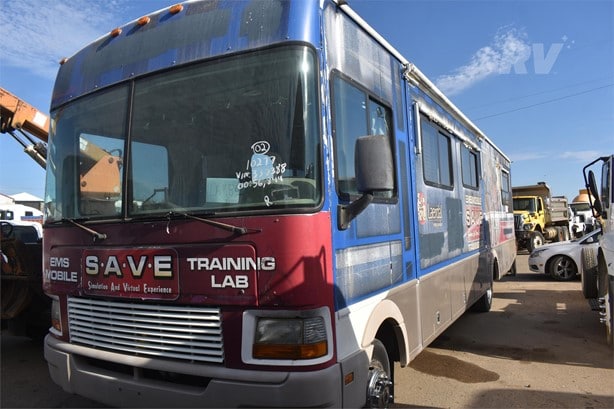 2001 Fleetwood Bounder 30E Class A - Gas Motorhome for sale