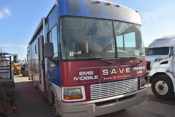 2001 Fleetwood Bounder 30E Class A - Gas Motorhome for sale — view 2