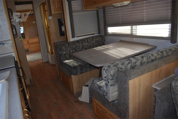 2001 Fleetwood Bounder 30E Class A - Gas Motorhome for sale — view 5