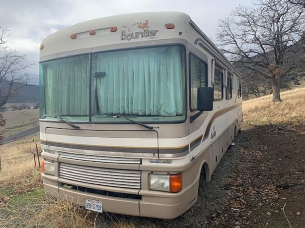 1997 Fleetwood Bounder 32H Class A - Gas Motorhome for sale