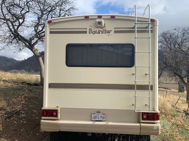 1997 Fleetwood Bounder 32H Class A - Gas Motorhome for sale — view 3