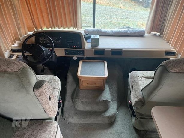 1997 Fleetwood Bounder 32H Class A - Gas Motorhome for sale — view 4