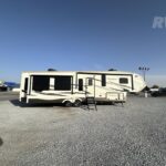2017 Forest River Fifth Wheel Motorhome for sale — view 4