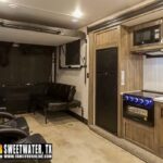2021 Forest River Vengeance Rogue 26V Toy Hauler - Travel Trailer for sale — view 3