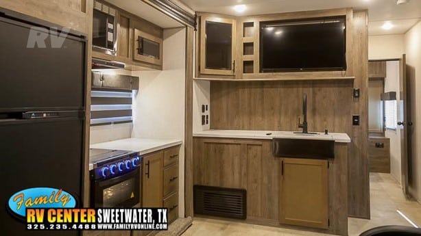2021 Forest River Vengeance Rogue 26V Toy Hauler - Travel Trailer for sale — view 5
